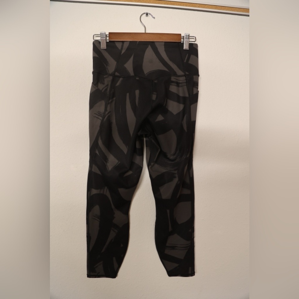 Athleta Tenacity 7/8 Tight Leggings M Black Charcoal Brushstroke Print High R - Picture 2 of 3